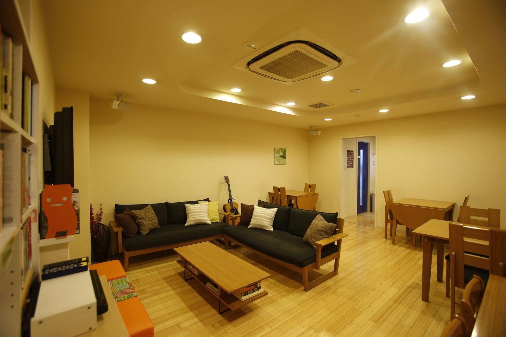 K'S House Hiroshima - Travelers Hostel Екстер'єр фото